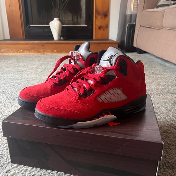 AIR JORDAN RETRO 2021 “RAGING BULL”